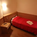 阿拉克酒店 *