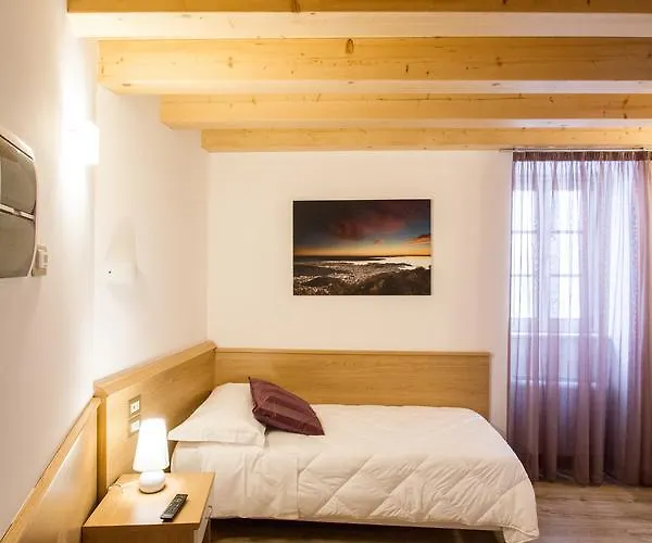 All'arco فندق ترييستي