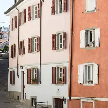 All'arco Szálloda *